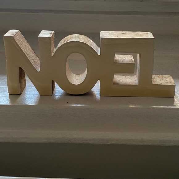 “Noel” Christmas Accent - Picture 9 of 12